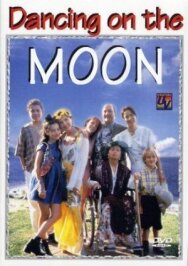 Танцуя на Луне постер к фильму смотреть онлайн на HD Rezka